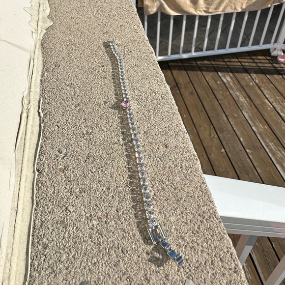 Sparkly Tennis Bracelet with Heart - Picture 4 of 6